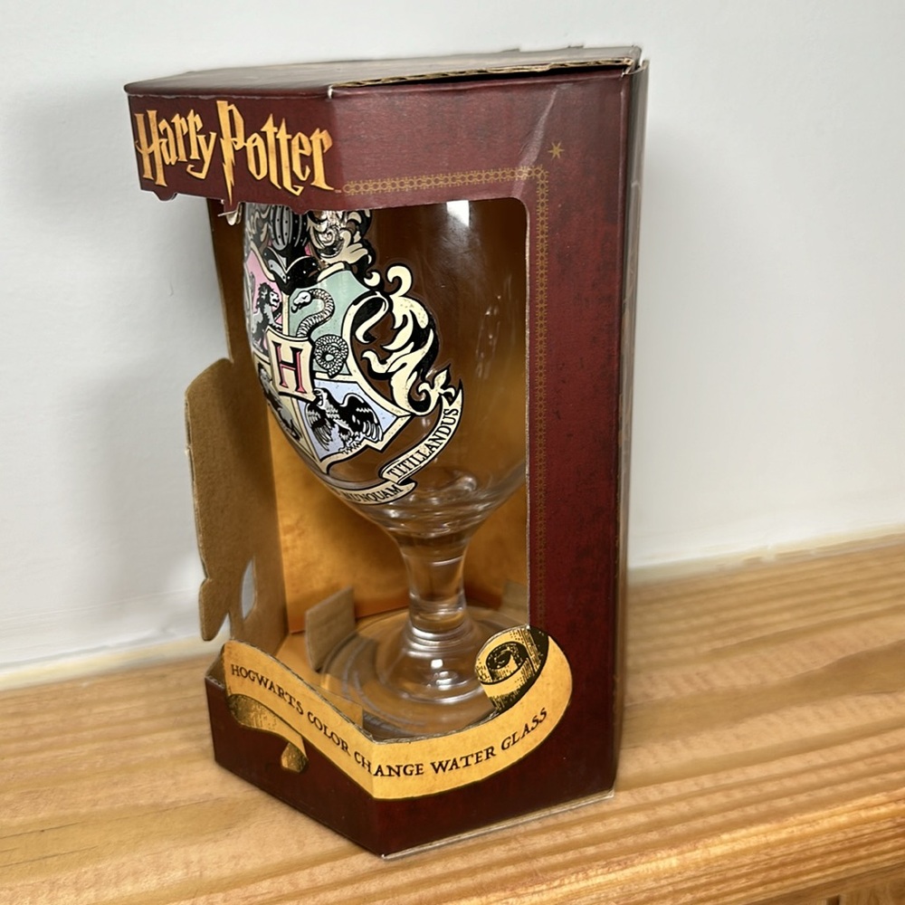 Harry Potter Color Changing Glass - Picture 2 of 6